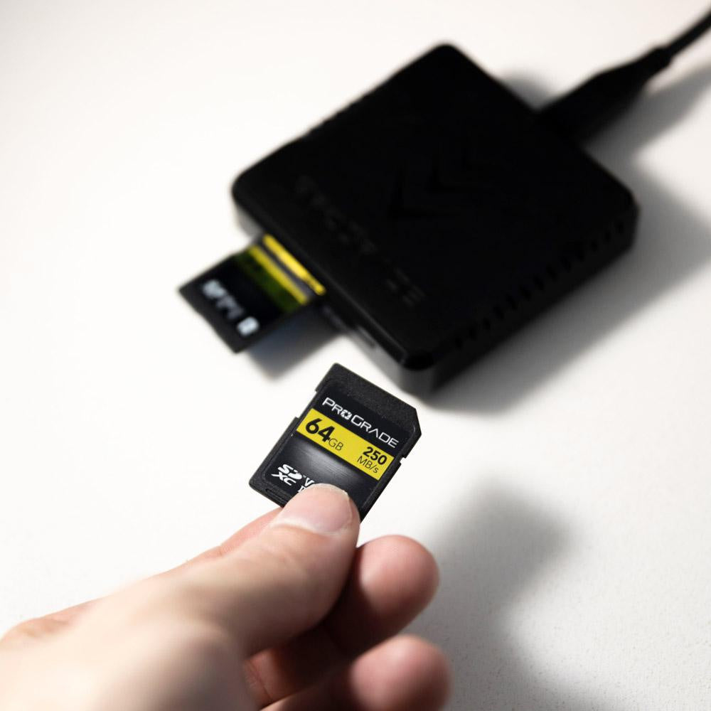 ProGrade Digital SDHC/SDXC UHS-II USB 3.1 Gen 2 Dual-slot Card Reader